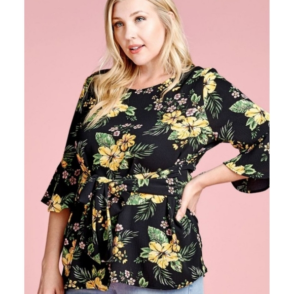 Tops - HOST PICK! 2X Black Tropical Floral Top